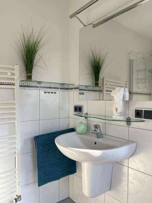 אוברנבורג אם מיין Schicke Helle Galeriewohnung מראה חיצוני תמונה