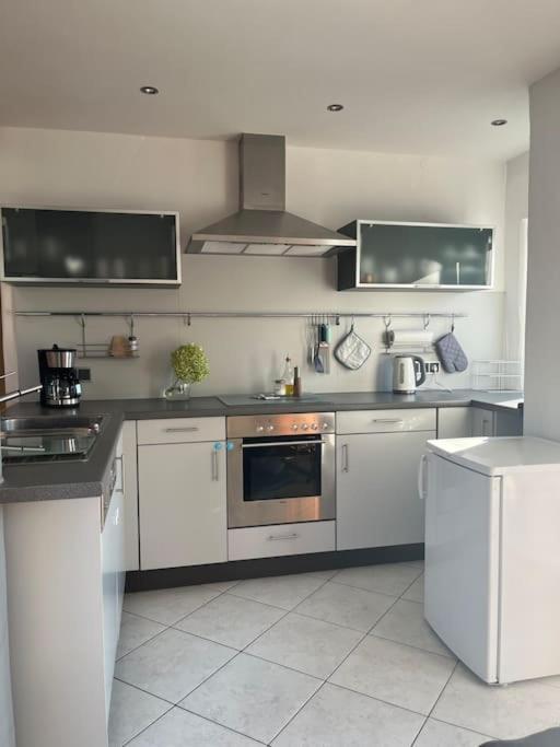 אוברנבורג אם מיין Schicke Helle Galeriewohnung מראה חיצוני תמונה