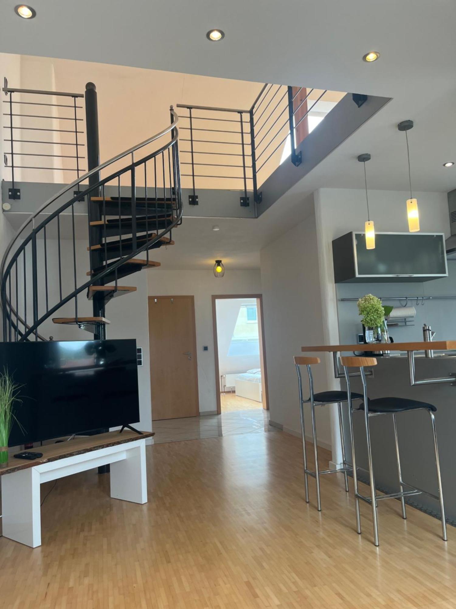 אוברנבורג אם מיין Schicke Helle Galeriewohnung מראה חיצוני תמונה
